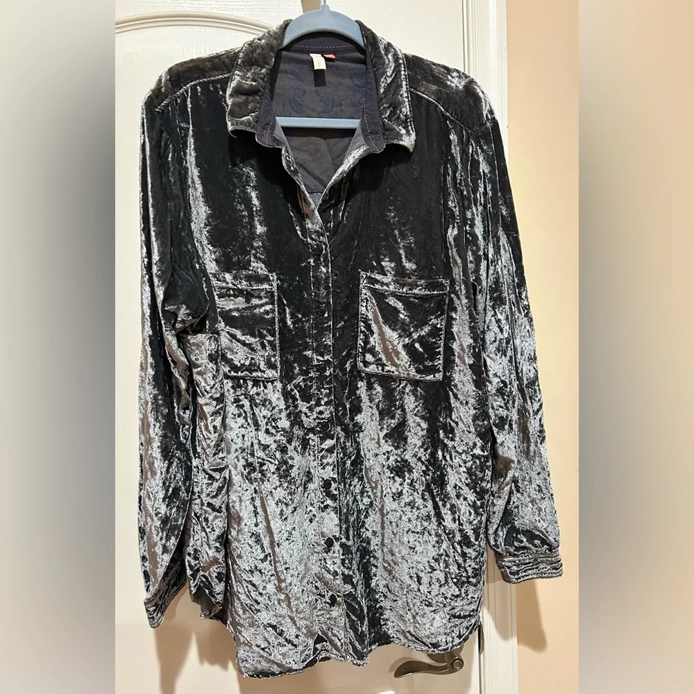 Anthropologie Pilcro Relaxed Grey Velvet Buttondown - Picture 5 of 9
